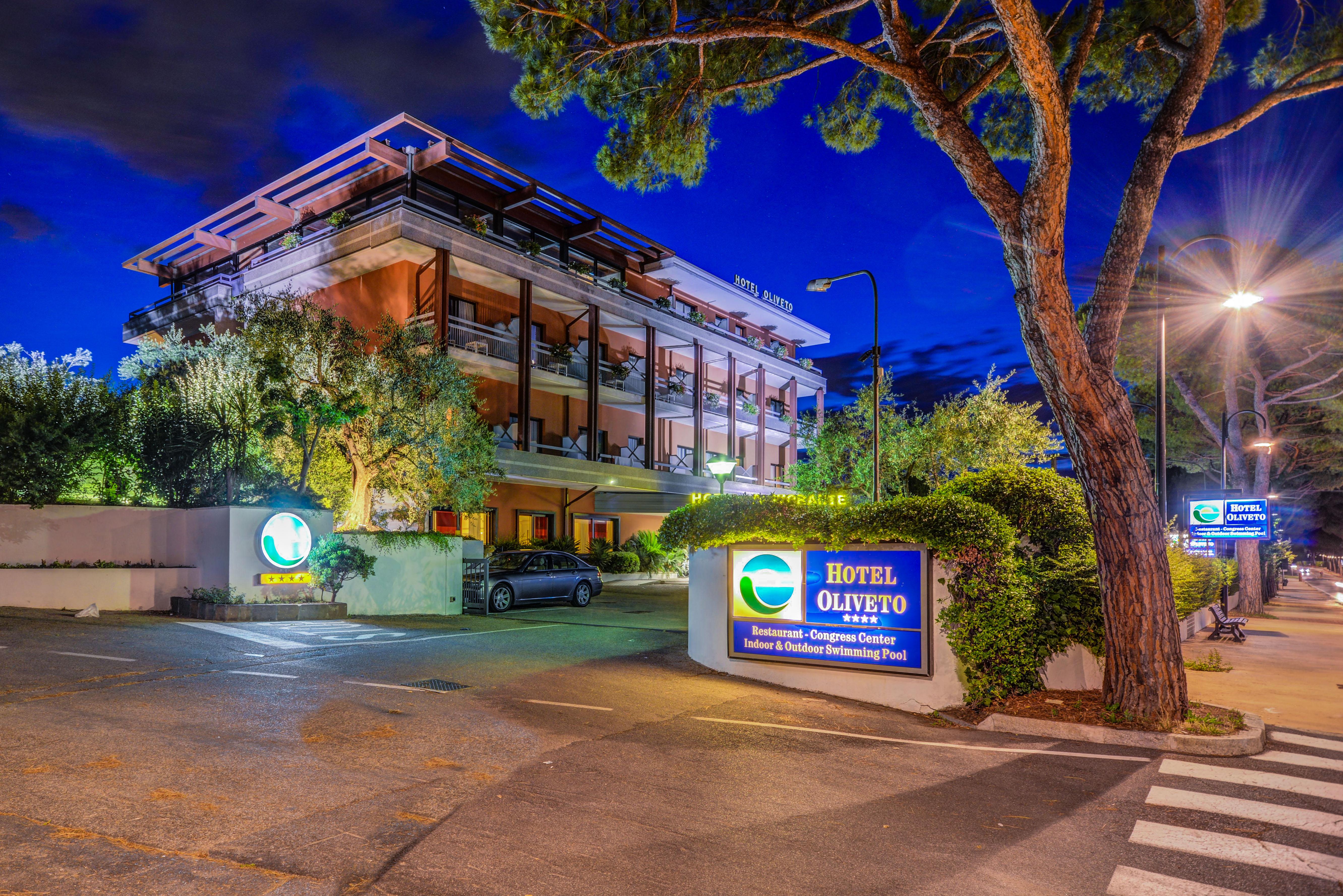 Hotel Oliveto Дезенцано-дель-Гарда Экстерьер фото
