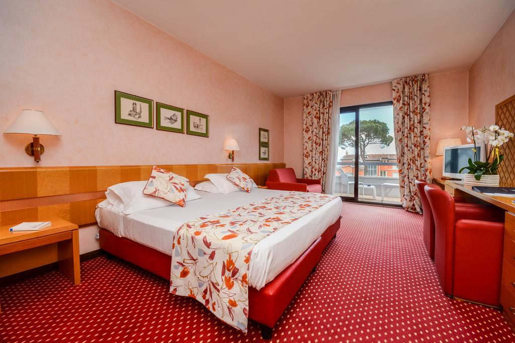 Hotel Oliveto Дезенцано-дель-Гарда Экстерьер фото