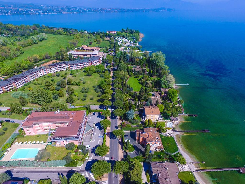Hotel Oliveto Дезенцано-дель-Гарда Экстерьер фото